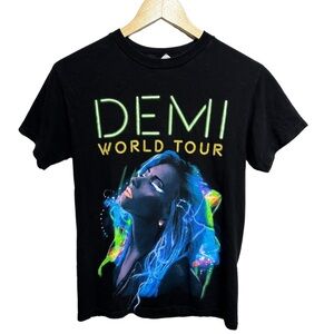 2014 Demi Lovato World Tour Concert Tee Size Small